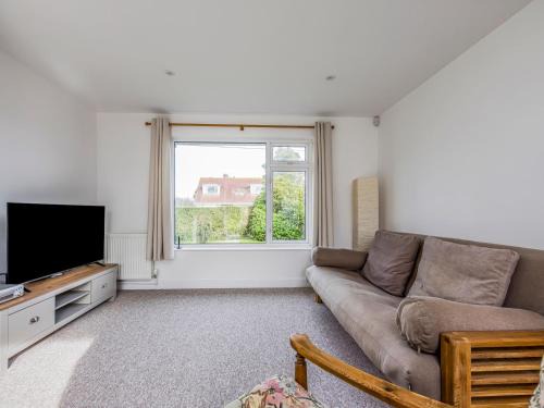 Charming Hayling House with Garden Pass The Keys