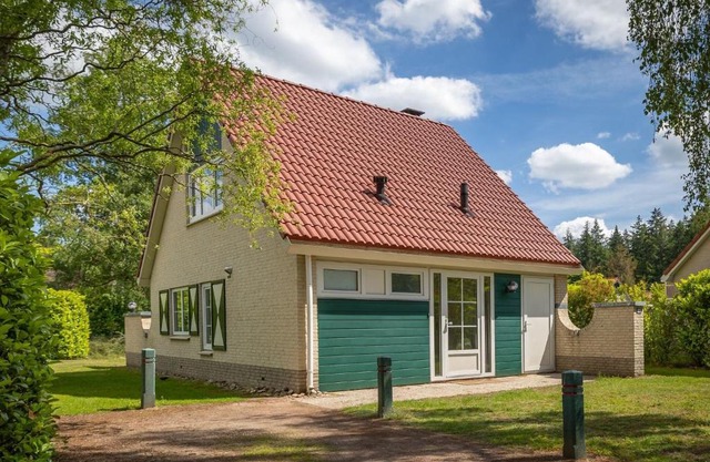 Charming Hideaway Near Woods