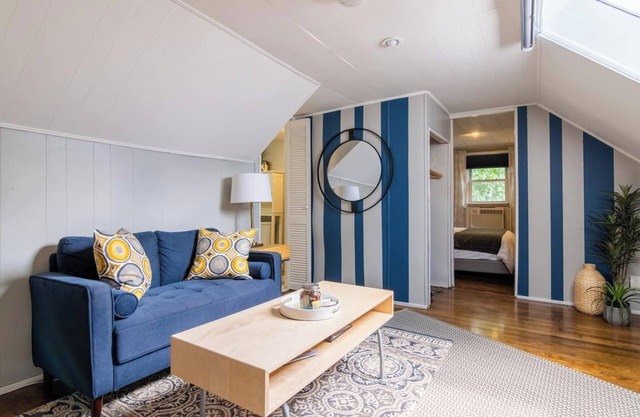 Charming Hideaway Near Food and Fun | 16