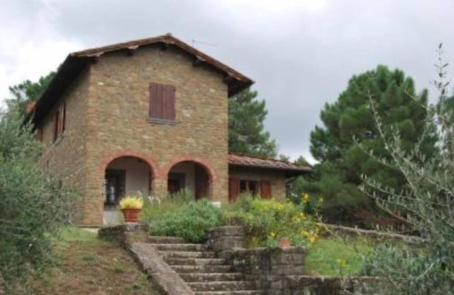 Charming hill villa with a wonderful view and park