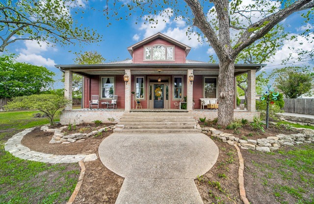 Charming, Historic Home/sleeps 7
