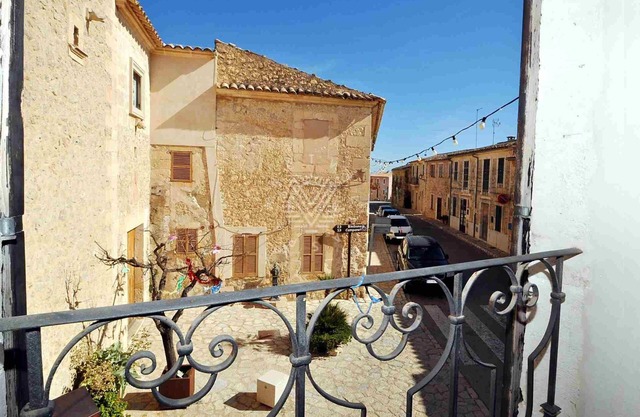 Charming holiday apartment for two people in Moscari