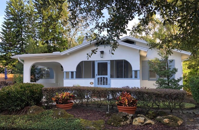 Charming home 3 blocks from historic Park Avenue & one block from Lake Virginia