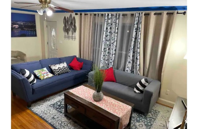 Charming Home Close to DC