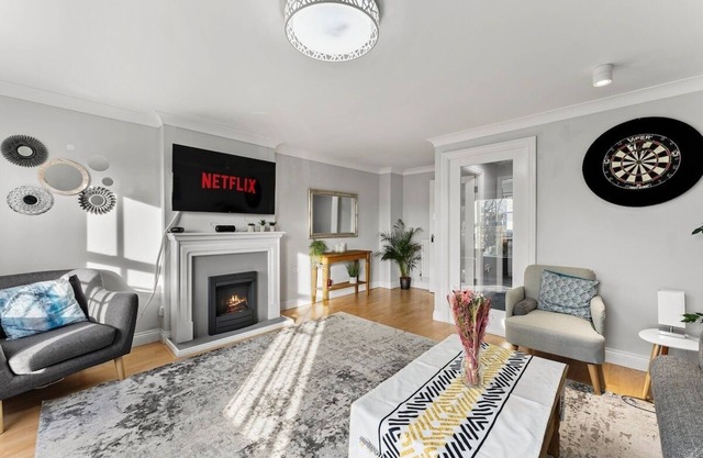 Charming House in Wakefield - Sleeps 6