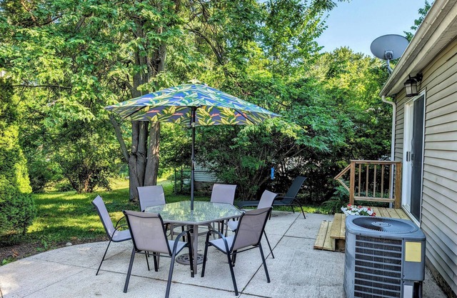 Charming house - minutes from downtown, walking distance to Ingersoll!