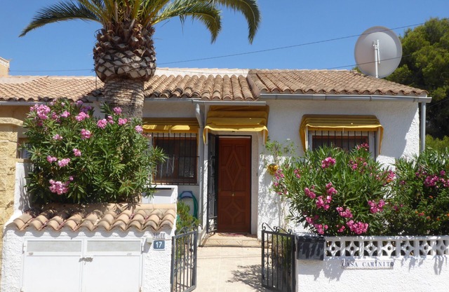 Charming house with garden, beachside 4 km. Special offers!