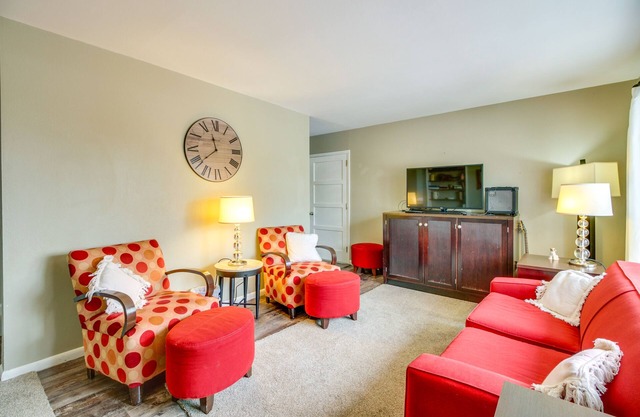 Charming Hoyt Lakes Home w/Sauna & Fire Pit