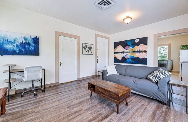 Charming Klamath Falls Apt: Walk to Downtown!