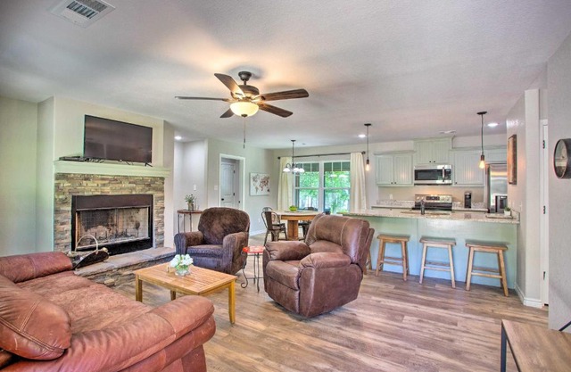 Charming Lake Fork Cottage with Screened-In Porch!