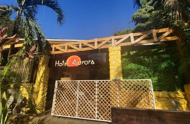 Charming little hotel with WiFi, AC, 100 m @ Montezuma Beach Puntarenas Province
