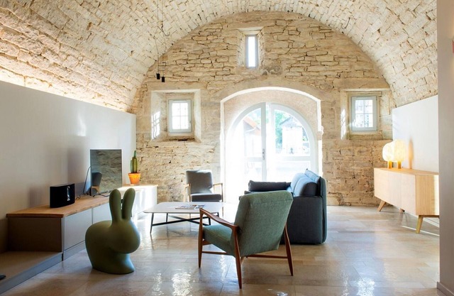 Charming lodging with fireplace and terraces in Fondremand