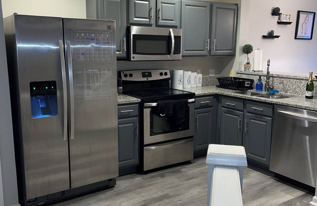 Charming Modern 2-bedroom Riverview Retreat Near Nature, Beaches & Tampa Fun