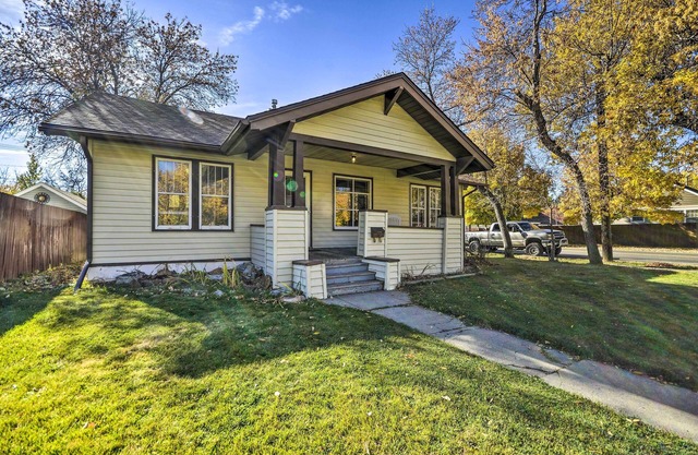 Charming Montana Home w/Grill: 6 Mi to Lake Elmo!