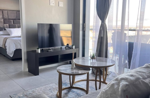Charming Morden stylish 2-bedroom apartment with WiFi in lovely Langebaan
