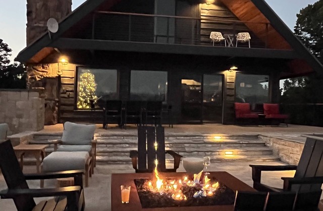 Charming Mountain Chalet with Stunning Views