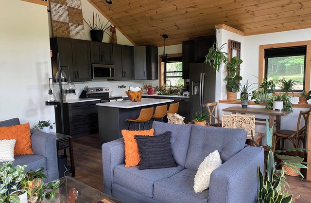 Charming Mountain Cabin: 2 Bd +loft w Fireplace on Creek and Pond on 15 acres