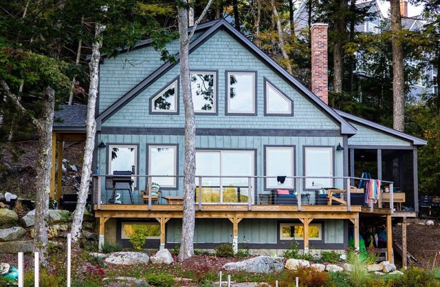 Charming newly built cottage with 3 bedrooms 2 baths, internet, on Phillips lake