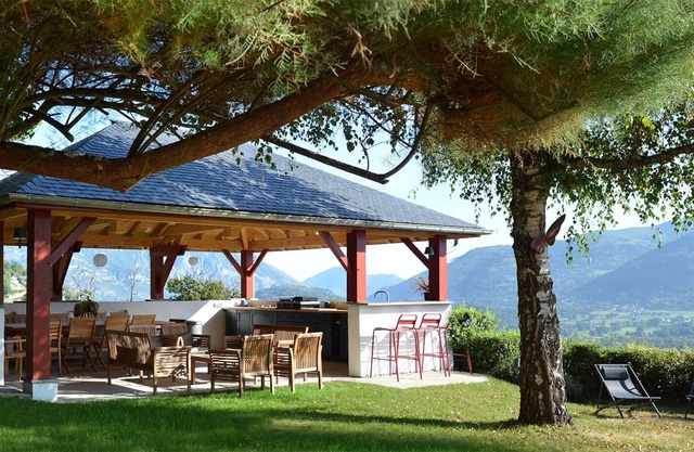 Charming property with an excellent view of the Pyrenees!