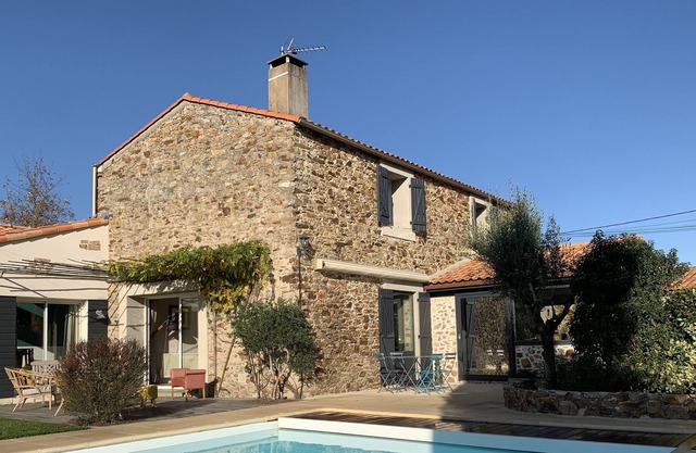 Charming quiet villa with swimming pool, near Nantes