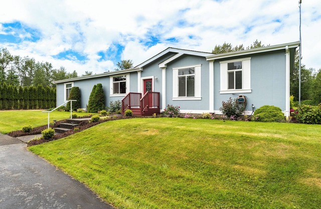 Charming rambler on 5 private acres in the county. Sleeps 8. Starlink and A/C.