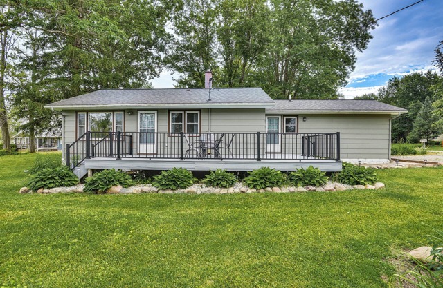 Charming Reading Home w/Lake Views & Private Dock