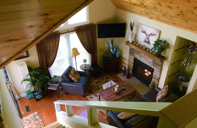 CHARMING RUSTIC MODERN CLEAN PRIVATE RELAXING & FUN w/Resort Package