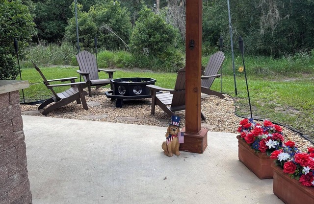 Charming RV lot in River Ranch Rv Resort for a peaceful getaway