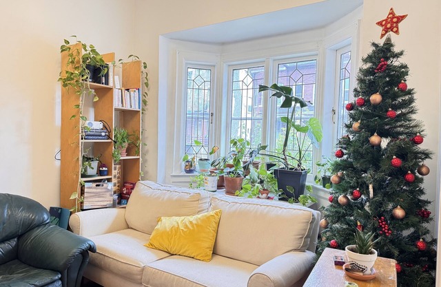 Charming semi in the heart of Queen West