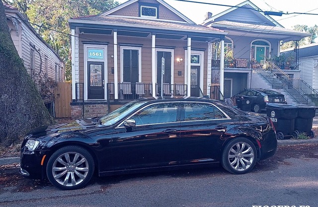 Charming Shotgun .5 mi from the Fairgrounds & 2.5 miles from the French Quarter!