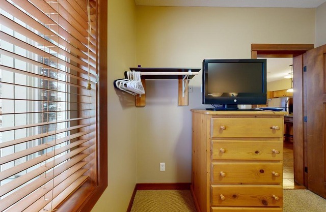 Charming Ski-In/Ski-Out Pet Friendly Condo!