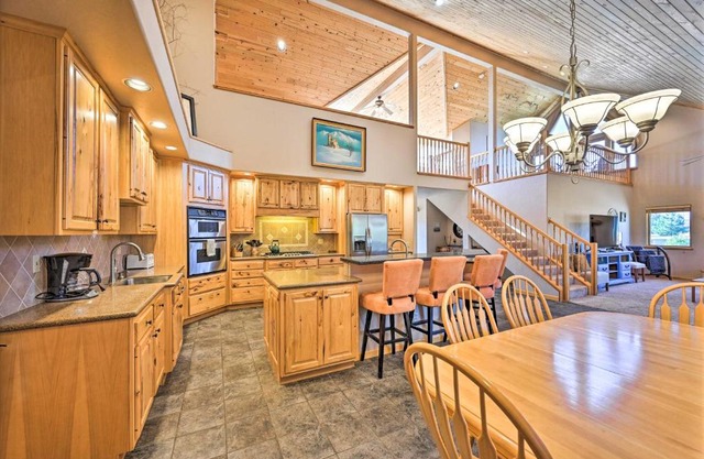 Charming, Spacious and Pet-Friendly Buena Vista Home