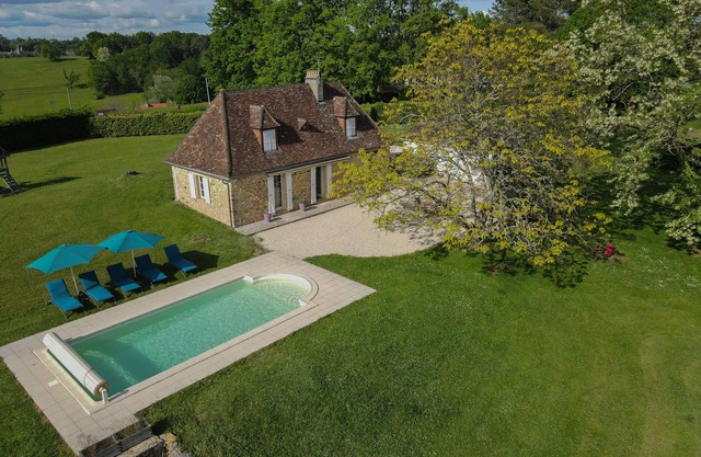 Charming stone house with private heated pool and panoramic views