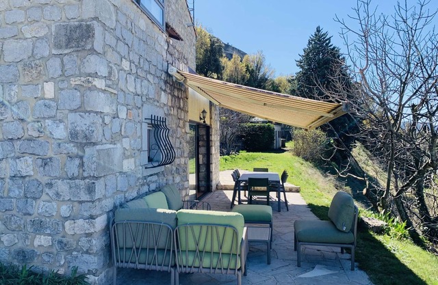 Charming stone house with garden, WiFi, for 6 people - South Ardèche