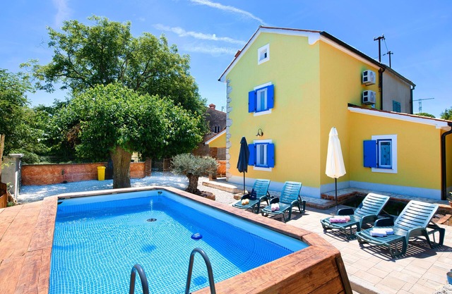 Charming stone villa with wonderful garden and pool
