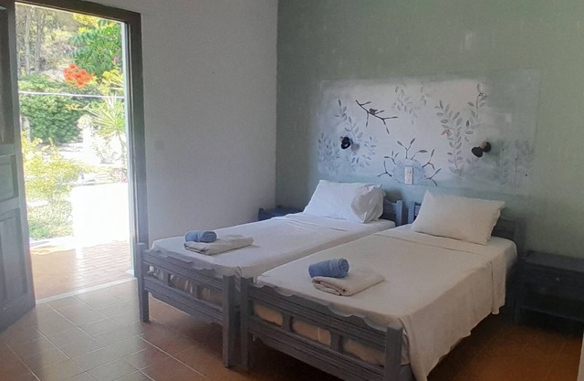 Charming studio in lovely Skiathos with WiFi, AC 400 m from Trulos beach