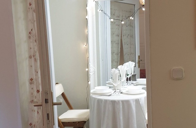 Charming studio in the heart of Belgrade, offering comfort and urban excitement.