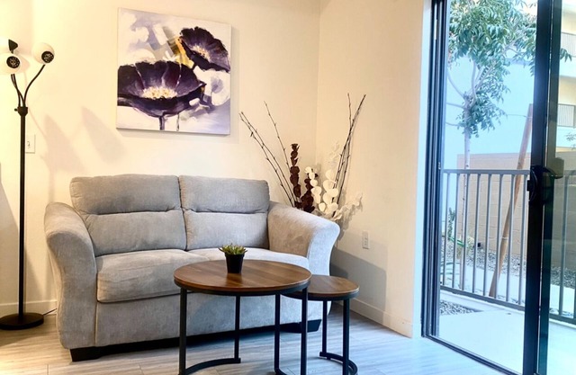 Charming studio in welcoming Phoenix with AC, fitness room, WiFi