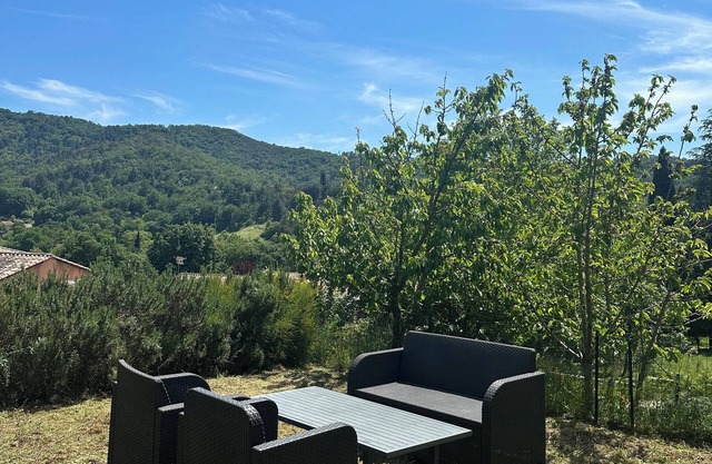 Charming T1 bis apartment in Collobrières