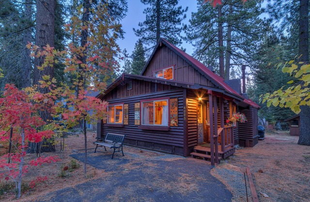 Charming Tahoe Pines Log Cabin at low elevation. See discounts. Fast internet!