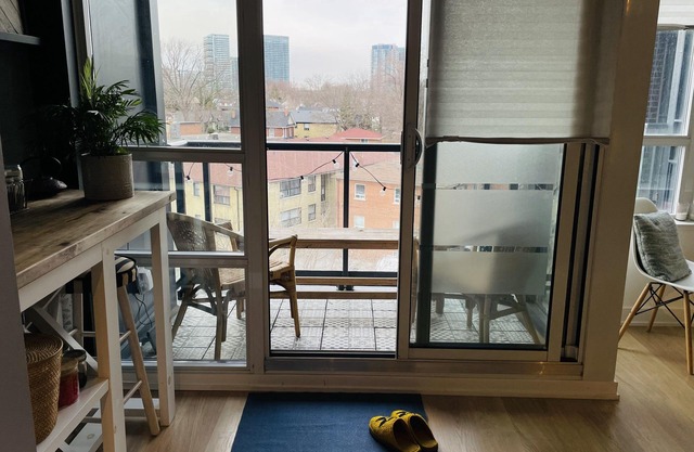 Charming Toronto Lakeshore Condo