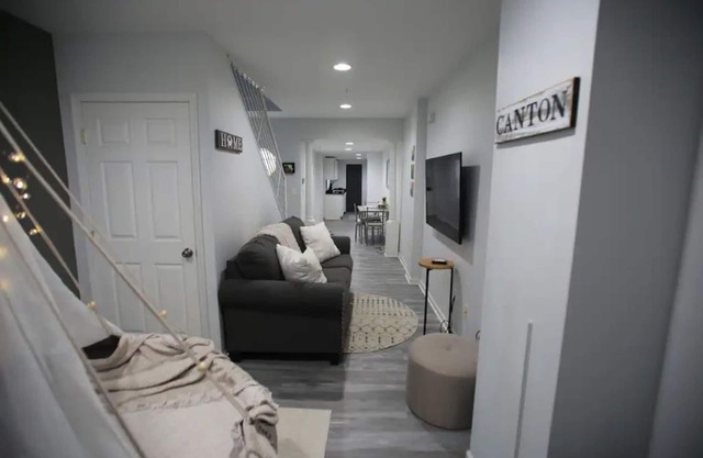 Charming Townhouse in Baltimore City NO PET FEE