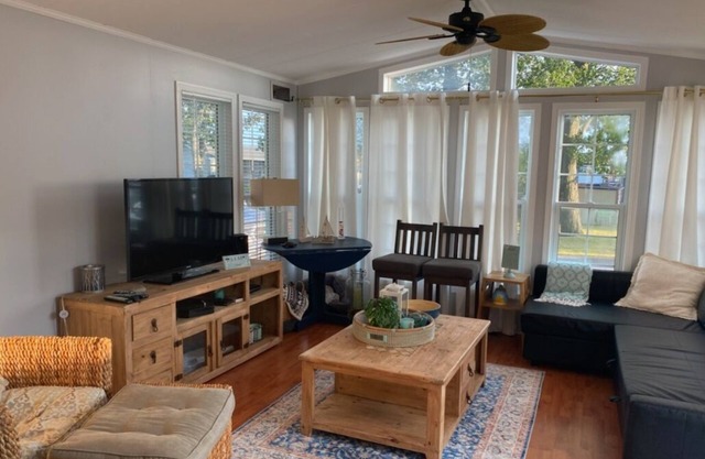 Charming trailer at sherkston shores resort for a fun filled and relaxing stay.