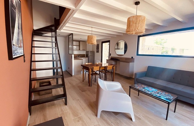 Charming vacation home 10 minutes from La Guerite beach