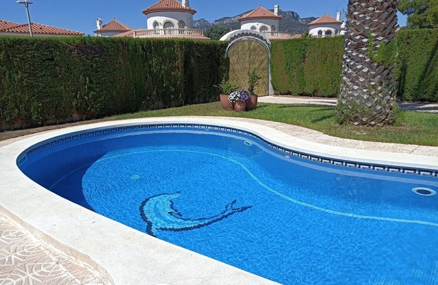 Charming villa with private pool located in Miami Platja