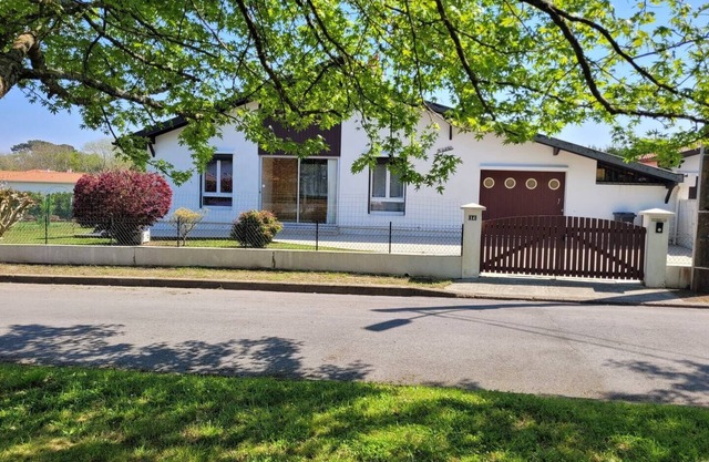Charming villa close to Bayonne center and beaches.