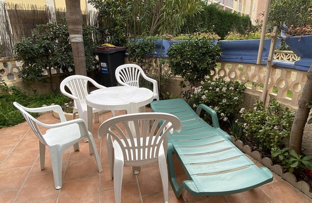 Charming Villa for 4 with Garden, 400m from the Beach