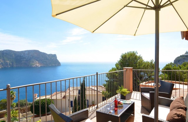 Charming Villa With Enchanting Sea Views And Pool. Up to 7 Guests
