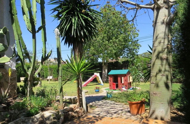 Charming Villa with private pool and garden very close to Valencia.