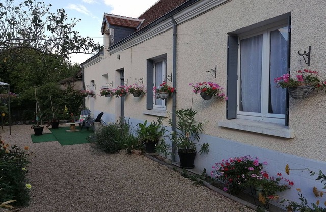 Charming Village House with Private Spa, Bikes, Near Zoo and Chateau